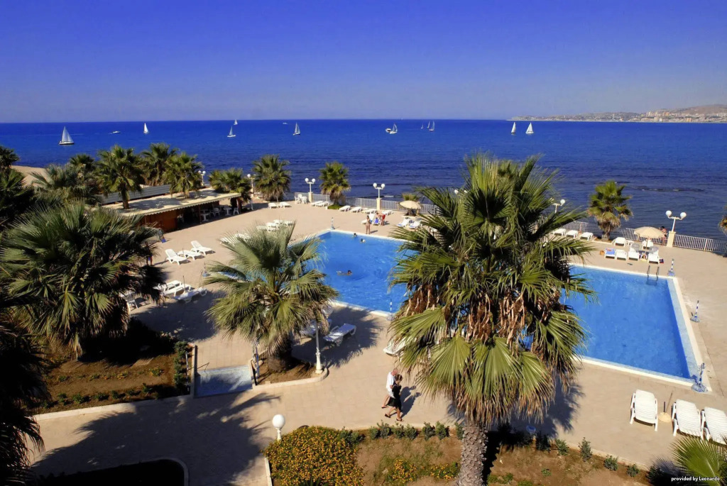 Dioscuri Bay Palace