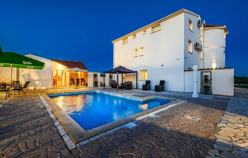 Nice Home In Valtursko Polje With Sauna