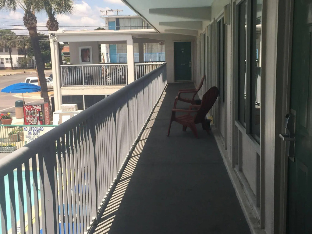 Admiral Motor Inn