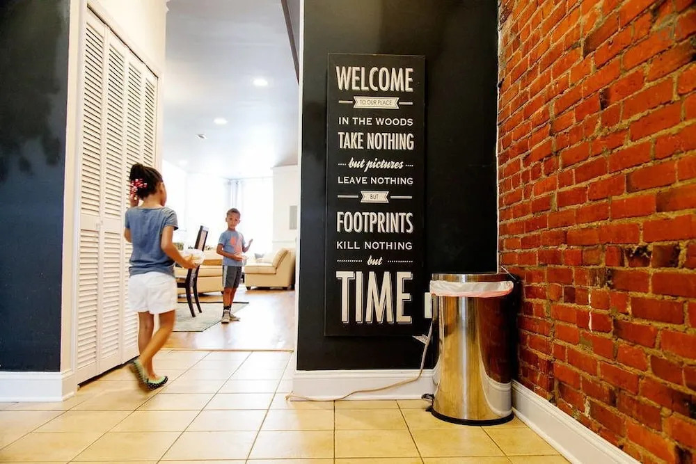 Modernized DC Rowhome in city-center