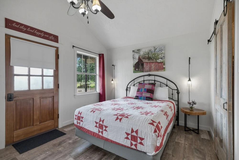 Stunning Cabin W/hot-tub and Gorgeous Ranch Views