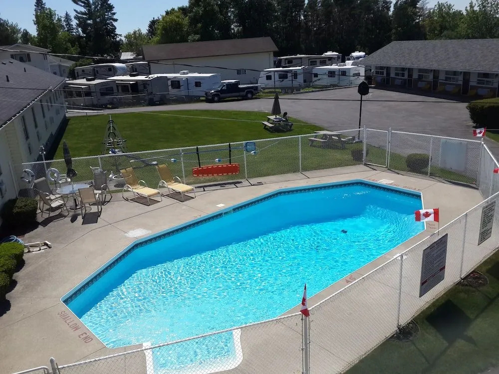 Fox Motor Inn