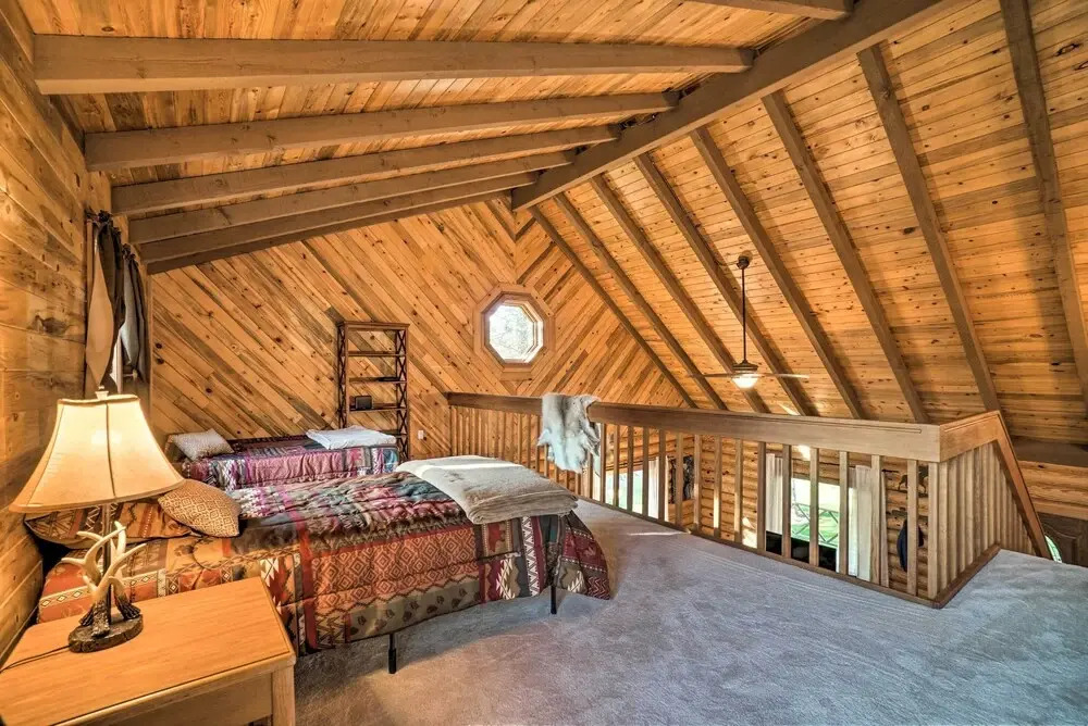 Cabin on Kenai Peninsula: Family & Group Friendly!