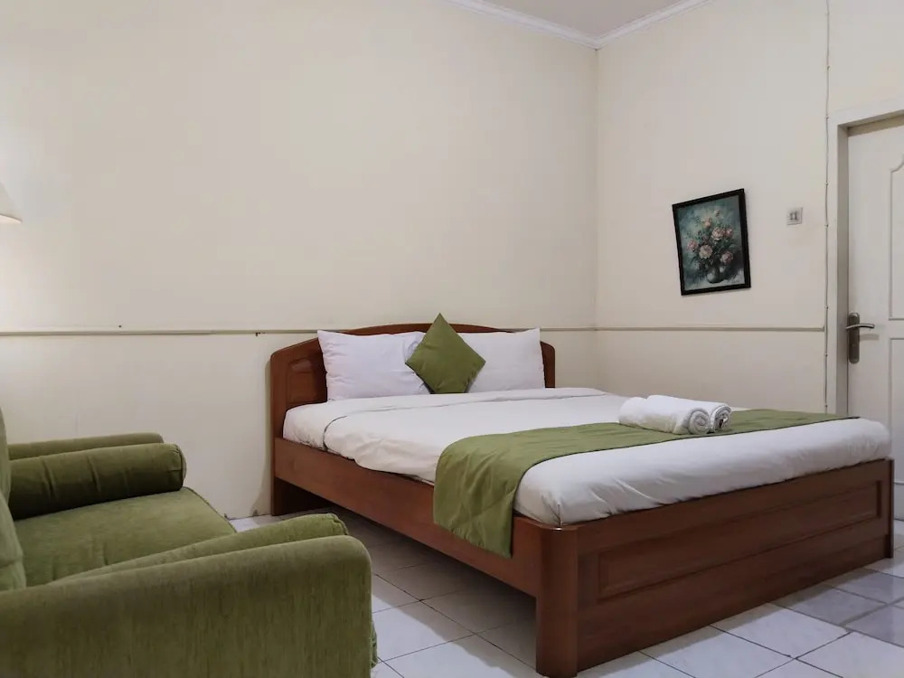 ZEN Rooms K. H. Moh Toha Ciawi