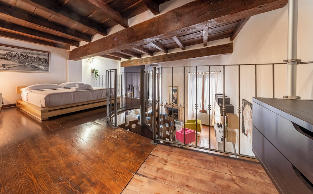 HouSmart Solferino 39