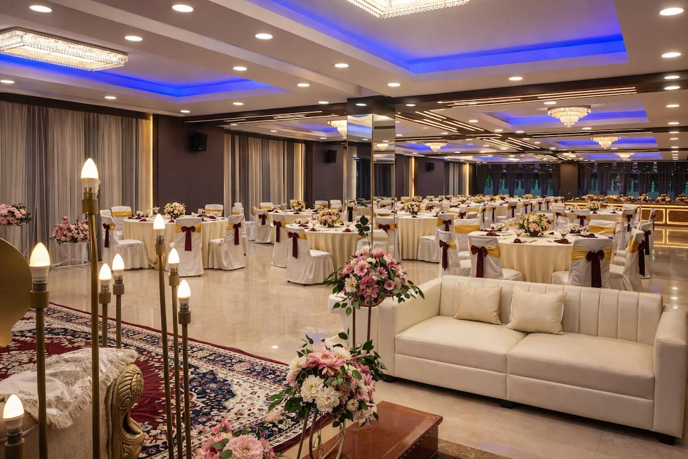 Pavitram Hotel & Banquet