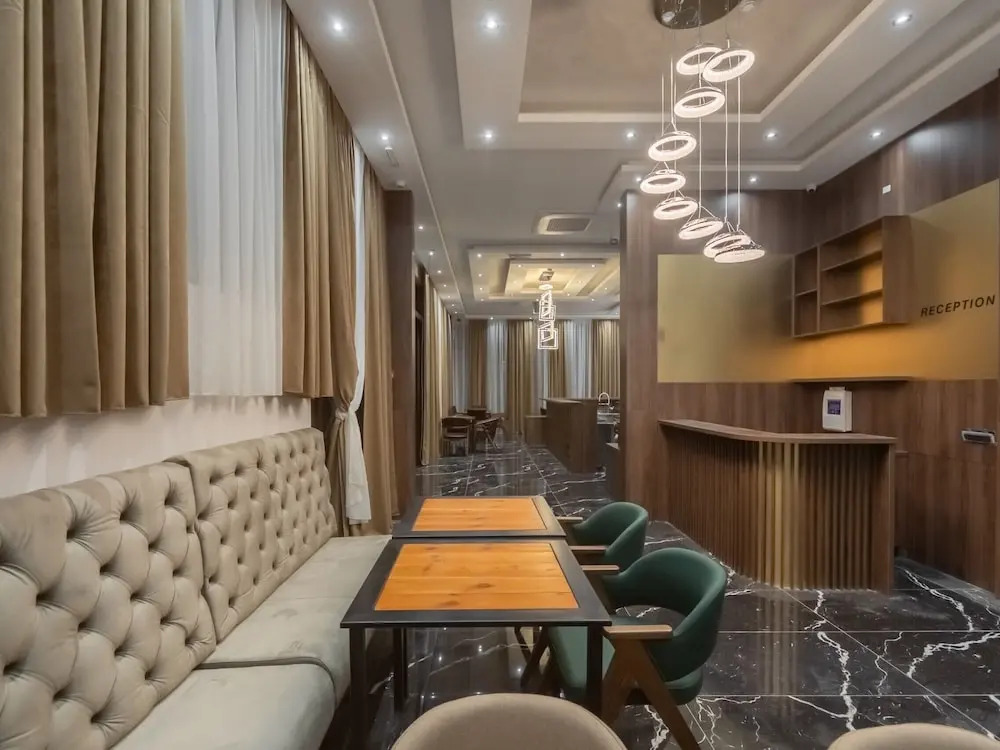 D Iman Hotel