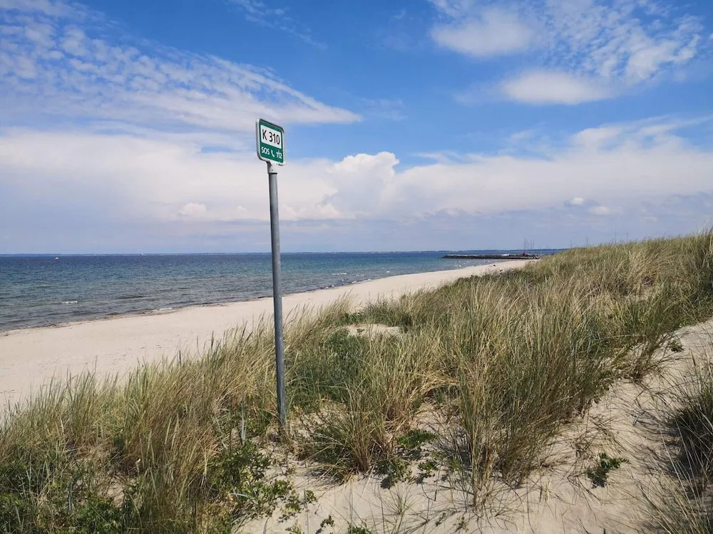 Splendid Holiday Home in Dronningmolle near Beach
