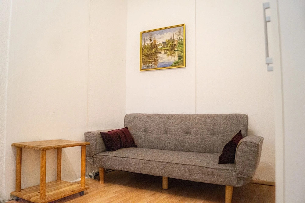 Beautiful 2BR - 12 min from Downtown