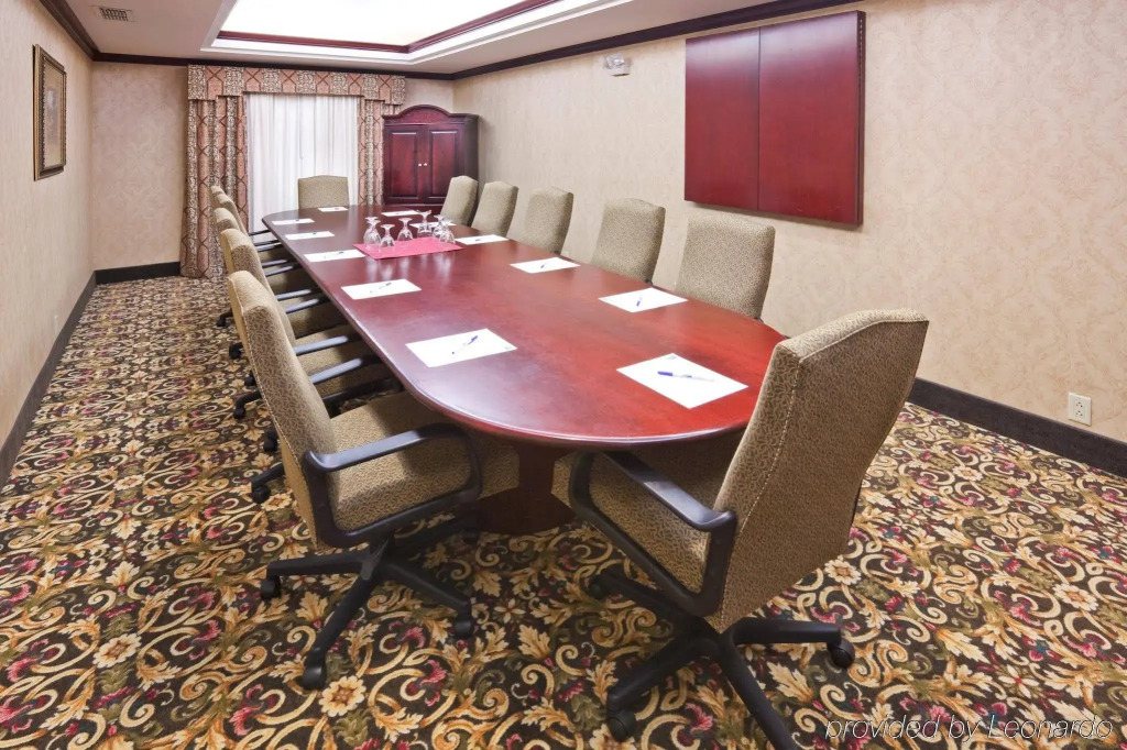 Holiday Inn Express Hotel & Suites Gainesville by IHG