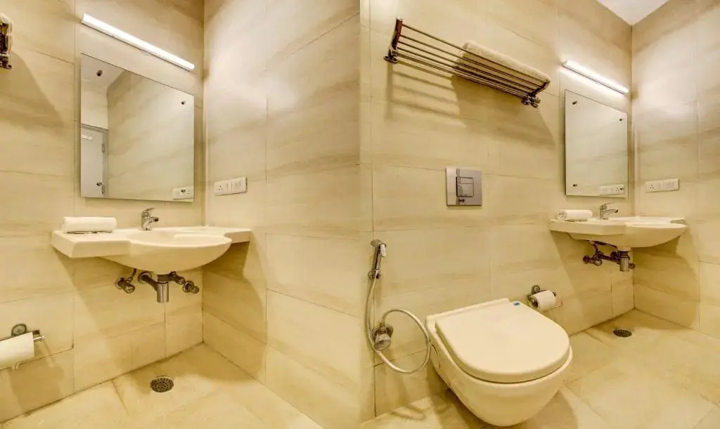 Treebo Mall View Dlf Phase 2 near MG metro station