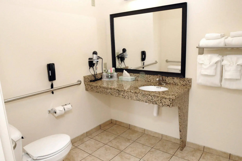 Holiday Inn Express & Suites Cambridge by IHG