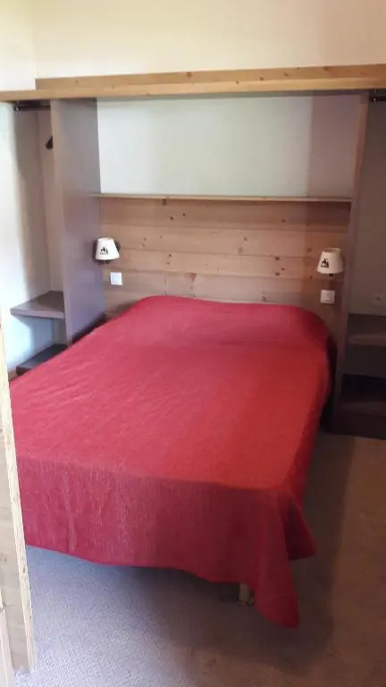 T2 RESIDENCE ANTARES 4* pieds des pistes