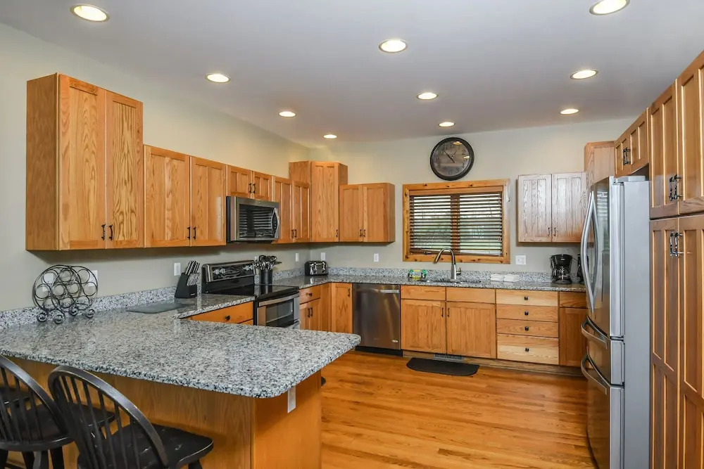 No Wake Zone 5 Bedroom House