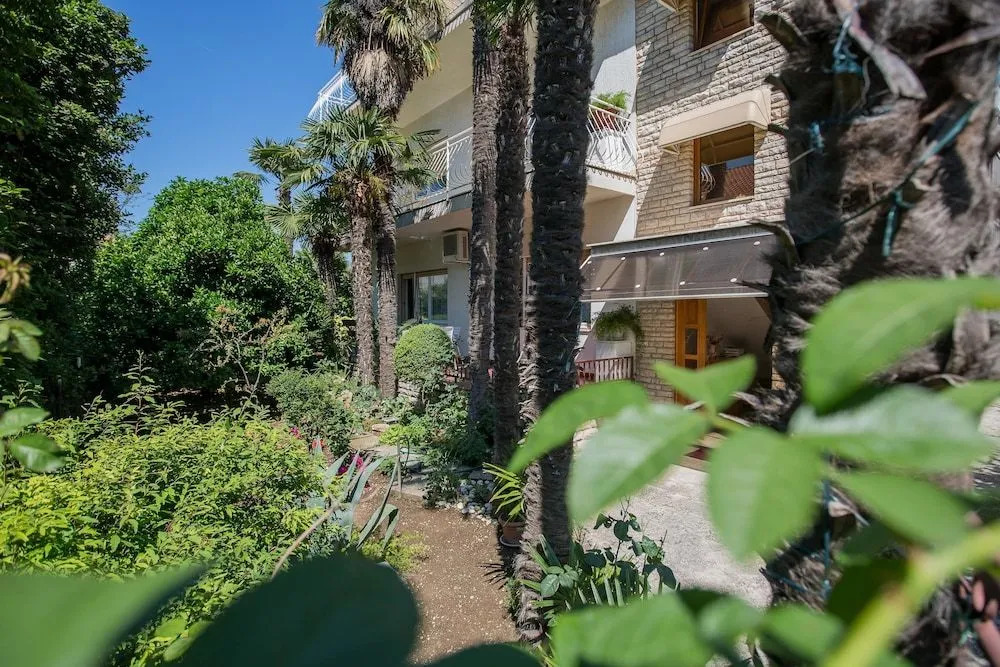 Apartments Lončar