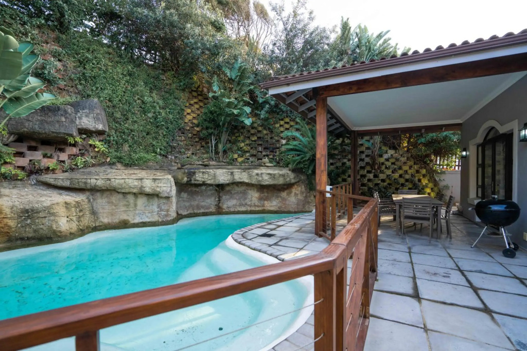 6 Bedroom Tuscan Styled Home in Umdloti Beach