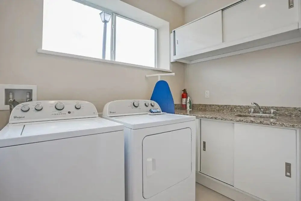 Amazing 3 Bedroom Magic Village Townhome 7607re