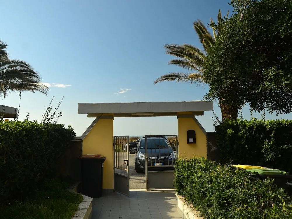 Amazing holiday home near pet-friendly beach