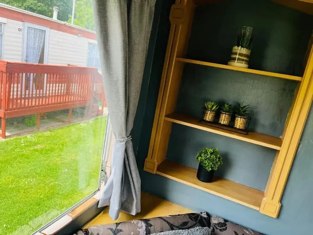 4-bed Seaside Caravan Free Wifi Pet Frie