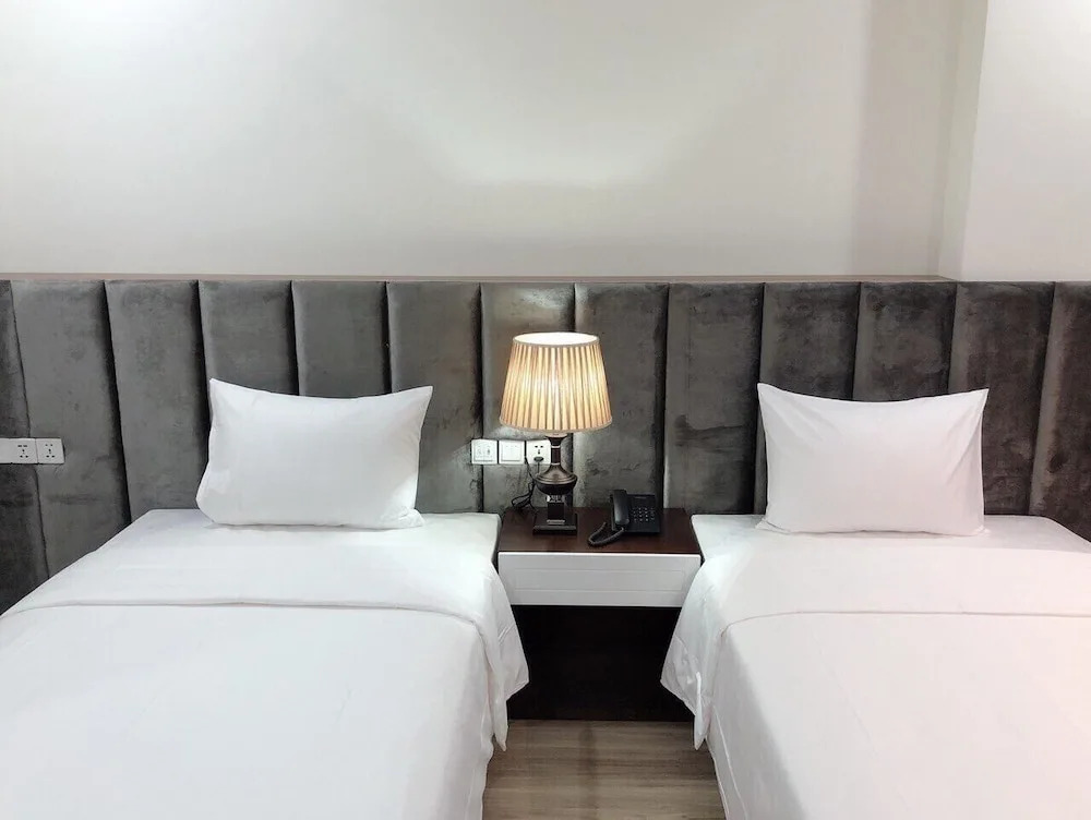 Lotus Hotel & Apartment