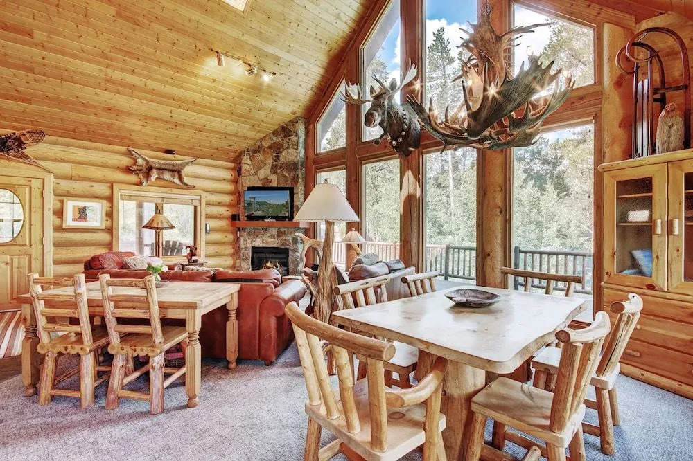 Elk Trail House Peak 7 by Pinnacle Lodging