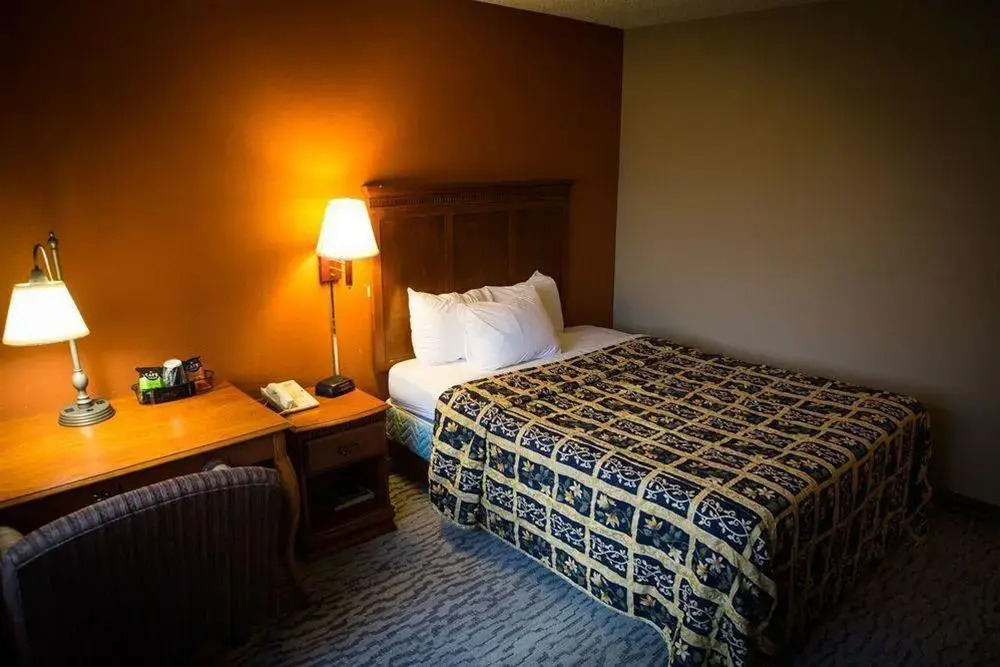 Regency Inn & Suites