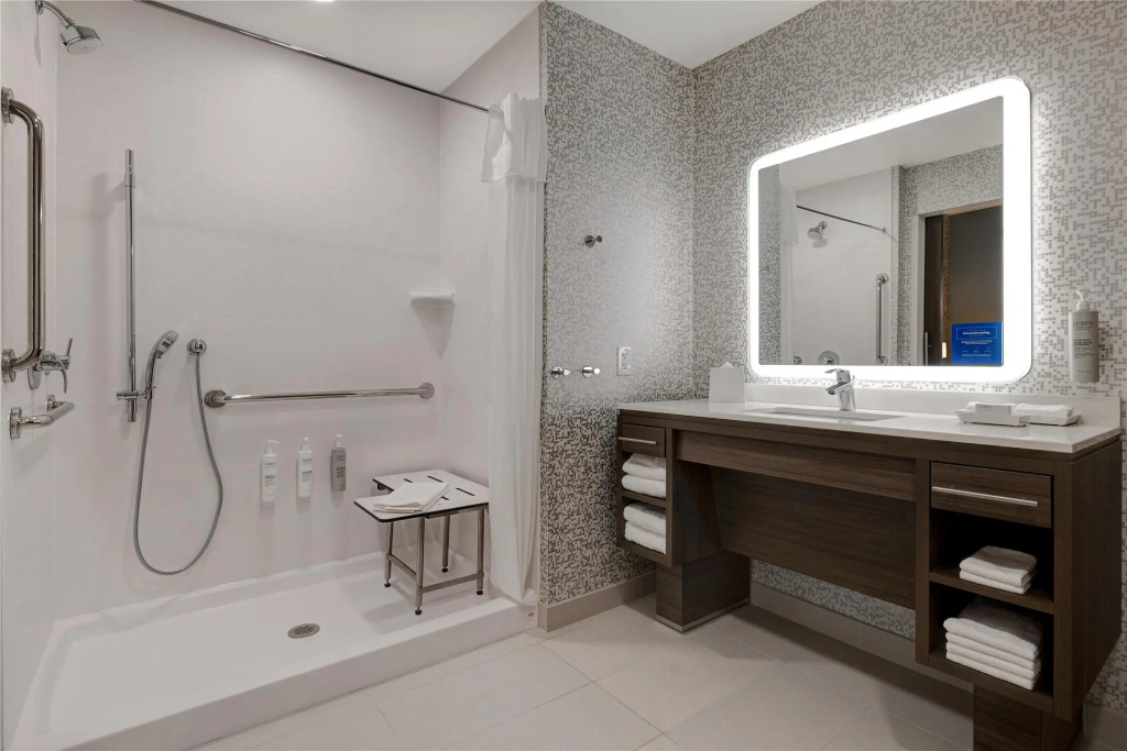 Home2 Suites By Hilton Redding