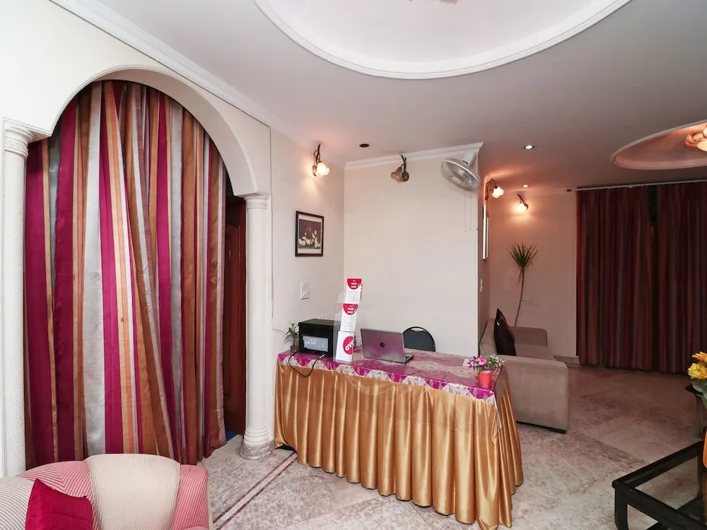 OYO 16167 Hotel Golf View Dlf