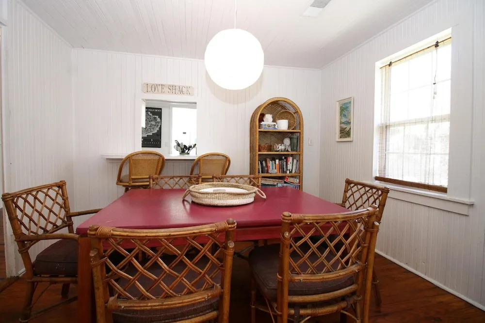 E ARCTIC 412 2 Bedroom Holiday Home By My Ocean Rentals