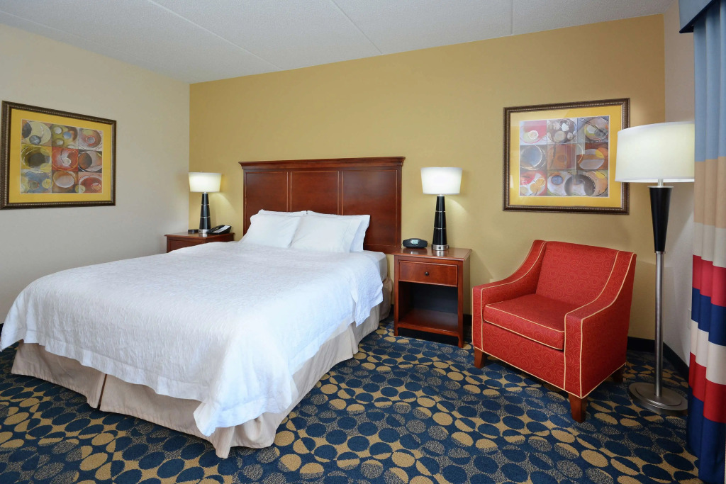 Hampton Inn & Suites Huntersville