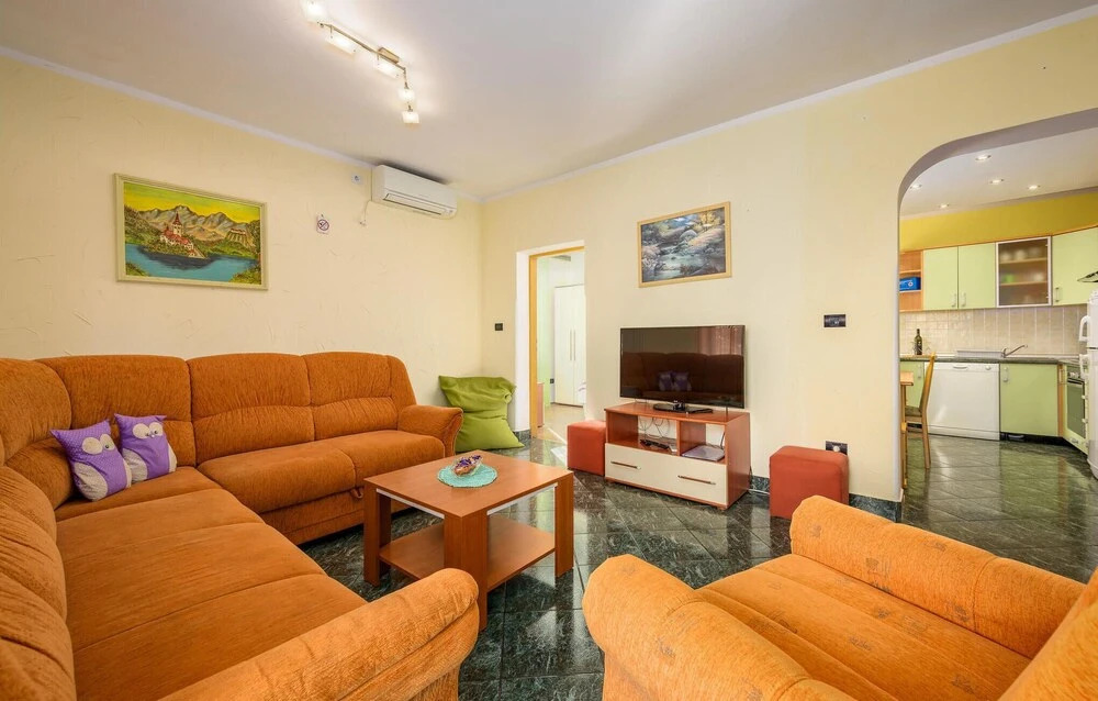 Stunning Home in Fazana With Wifi and 3 Bedrooms