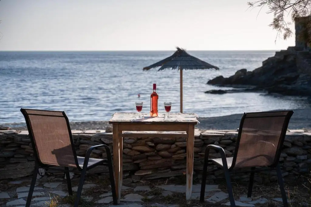 Beachfront bungalow in the area of Kampi, near Koundouros