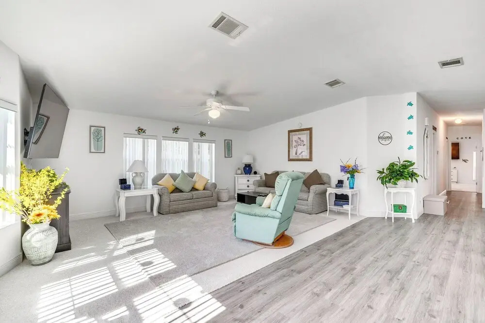 Waterfront Weeki Wachee Home w/ Fire Pit!