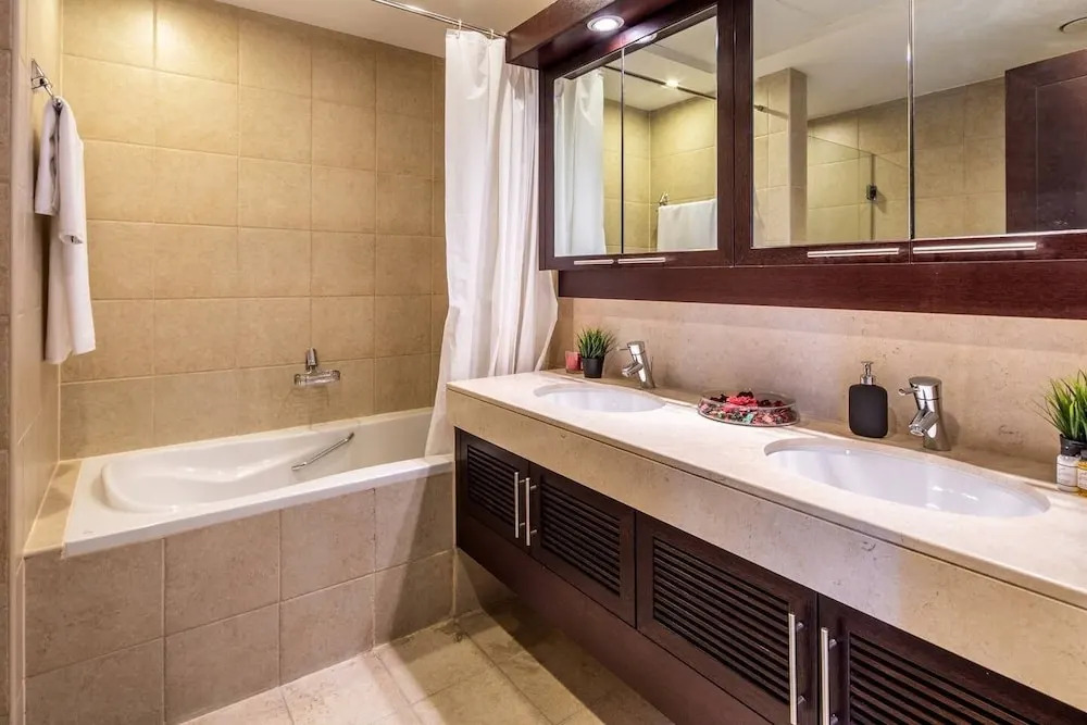 Lavish 2BR With Picturesque Burj Khalifa Views!