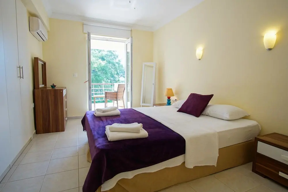Larmos Villa