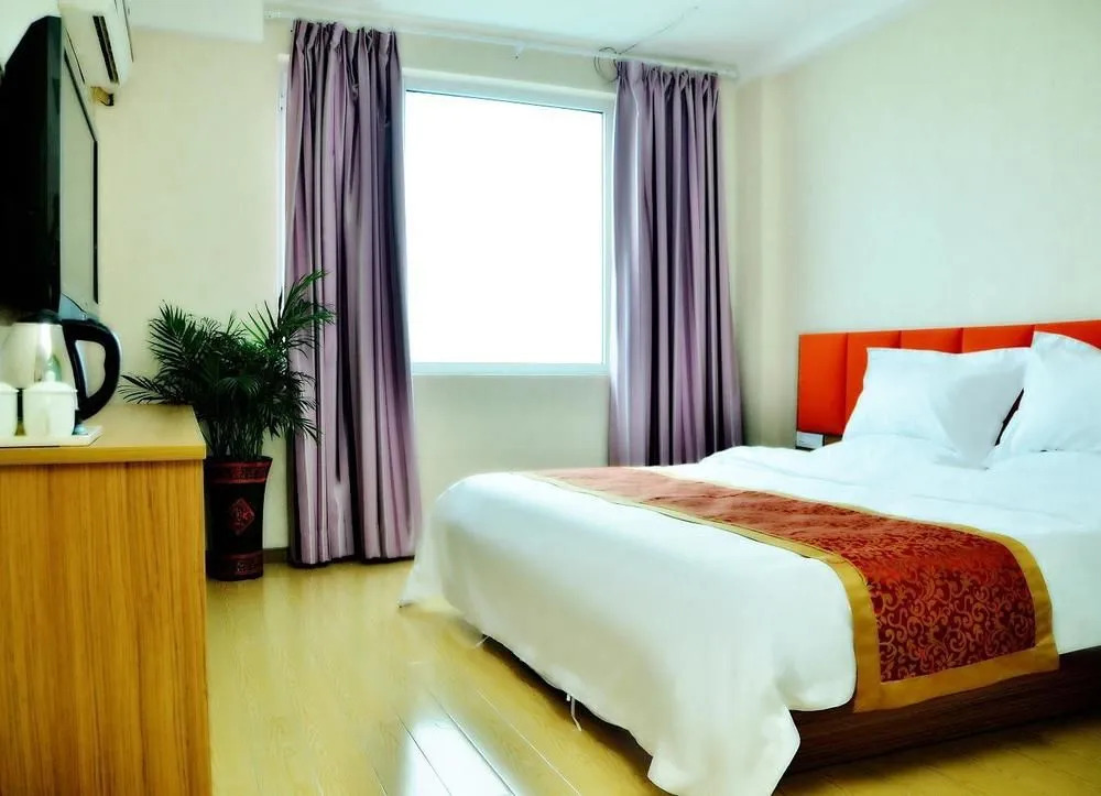 Yiju Business Hotel