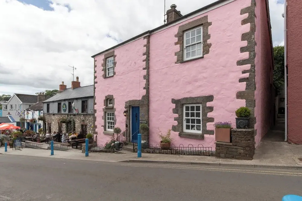 The Old Cottage - Central Location Near the Beach