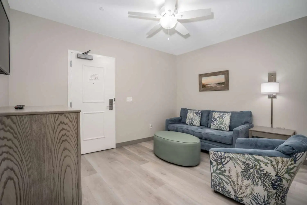 Lighthouse Suites - Best Western Signature Collection