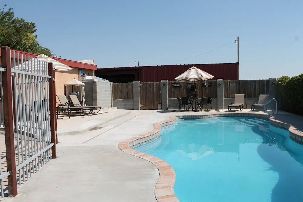 Adobe Rose Boutique Inn