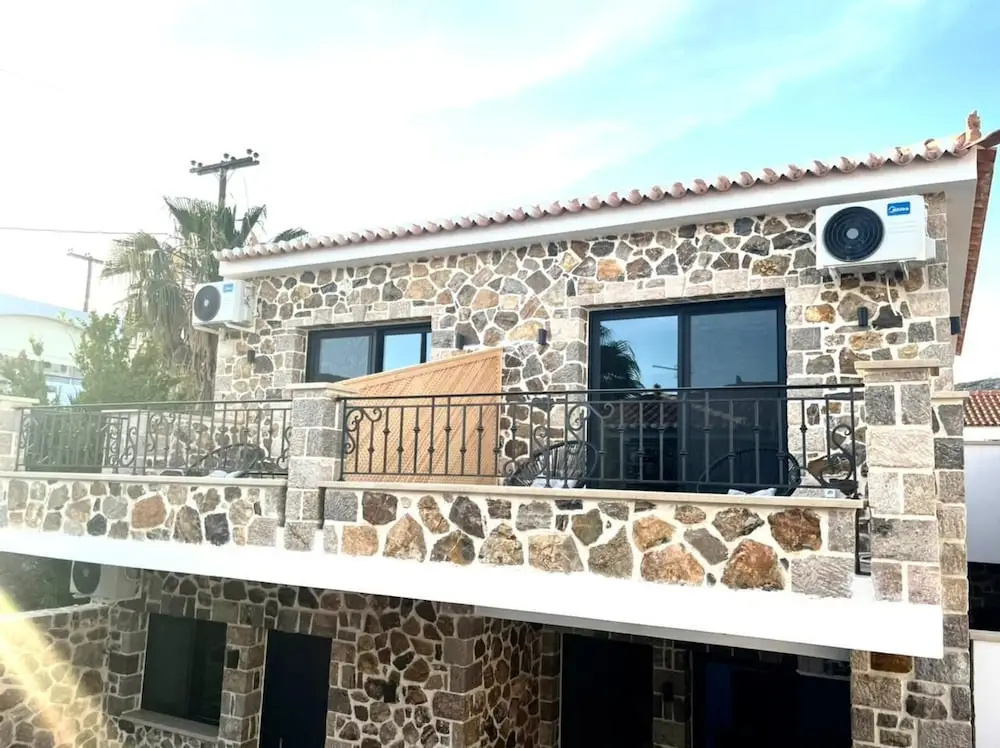 Trocadero Ermioni Suites