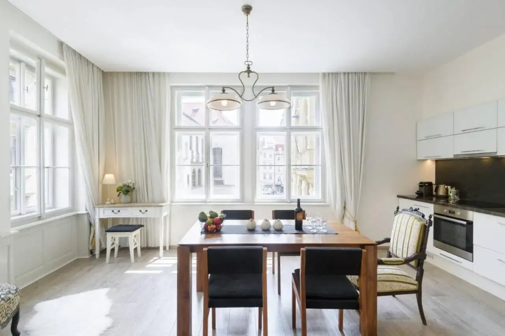 Stylish, Light-Filled Home in the Historic Center