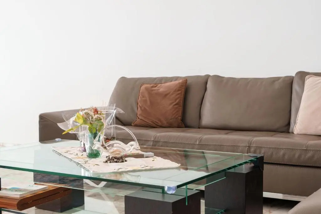 Like in a Boat , 2BR 2BA with big balcony in front of the sea