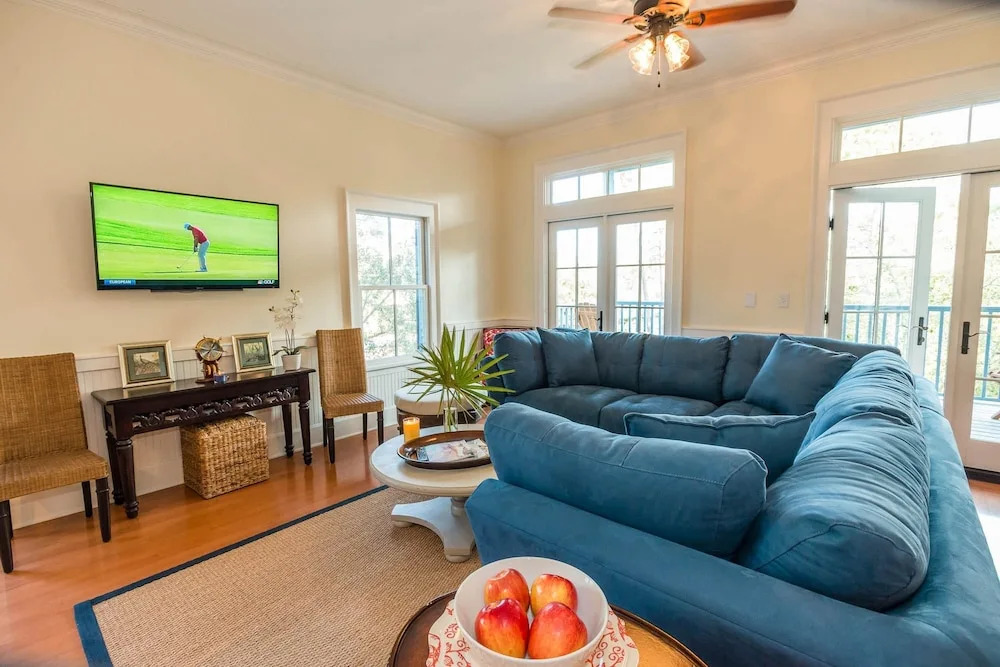 Watercolor - Park District 1-Bedroom Condos by 360 Blue