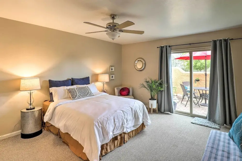 Tucson Townhome: 11 Mi to Dtwn - Long-term Stays!