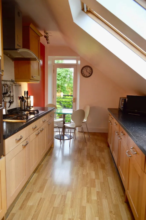 Stunning Loft Flat With Garden