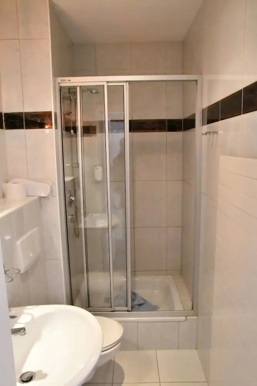 Hotel Mauritius - Im Herzen von Crimmitschau - Frühstück buchbar - Fahrradbox