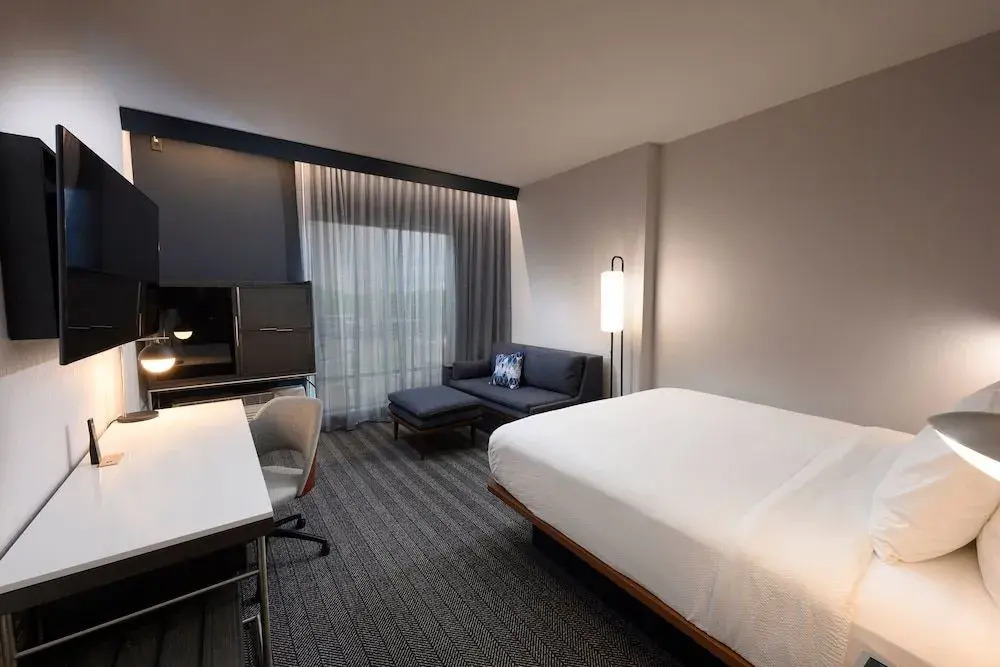 Courtyard by Marriott Charlotte Waverly