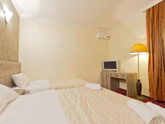 Orange Hotel