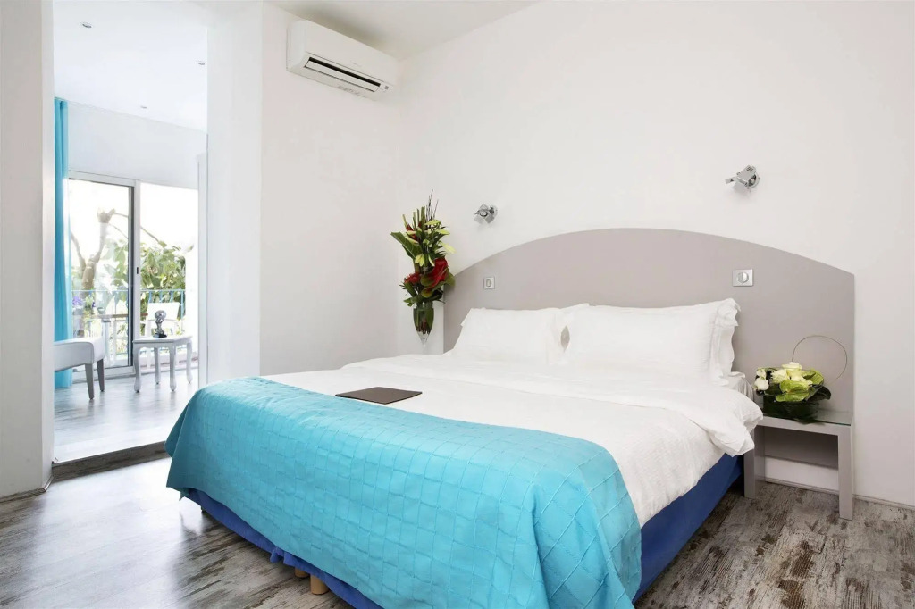Hôtel La Villa Juan Beach