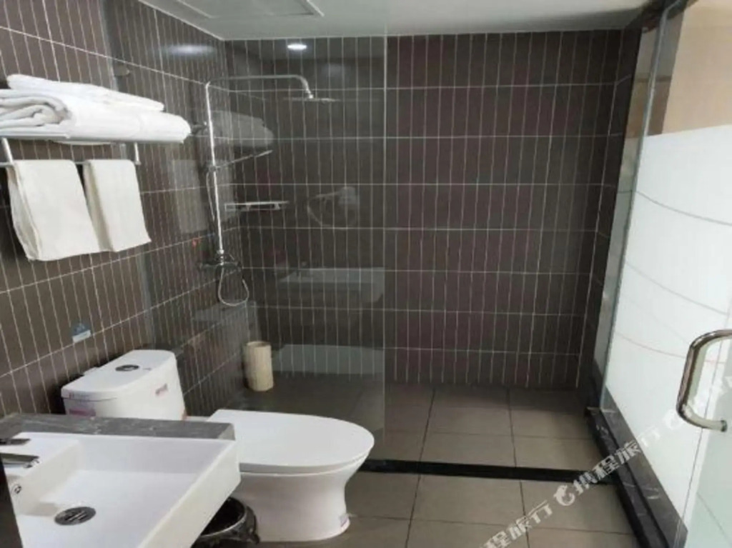 Shankee Hotel (Danyang Railway Station Glasses City)